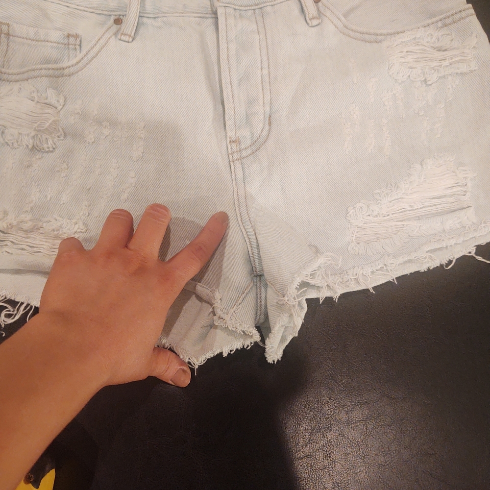 Pacsun Mid-Rise Distressed Denim Shorts - Picture 8 of 9